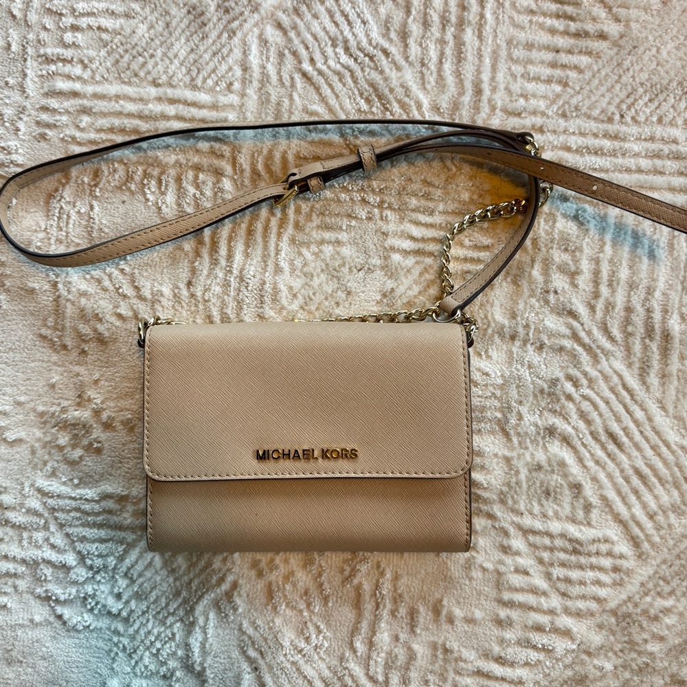 MICHAEL Michael Kors Daniela Saffiano Leather Crossbody Bag Small Nude Tan Gold - Picture 1 of 5
